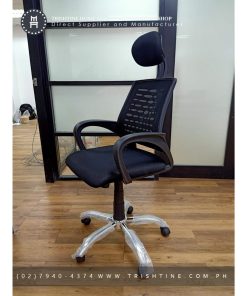 Executive chair with headrest - Trishtine