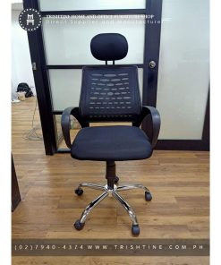 Executive chair with headrest - Trishtine