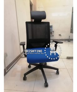 Executive chair with headrest - Trishtine